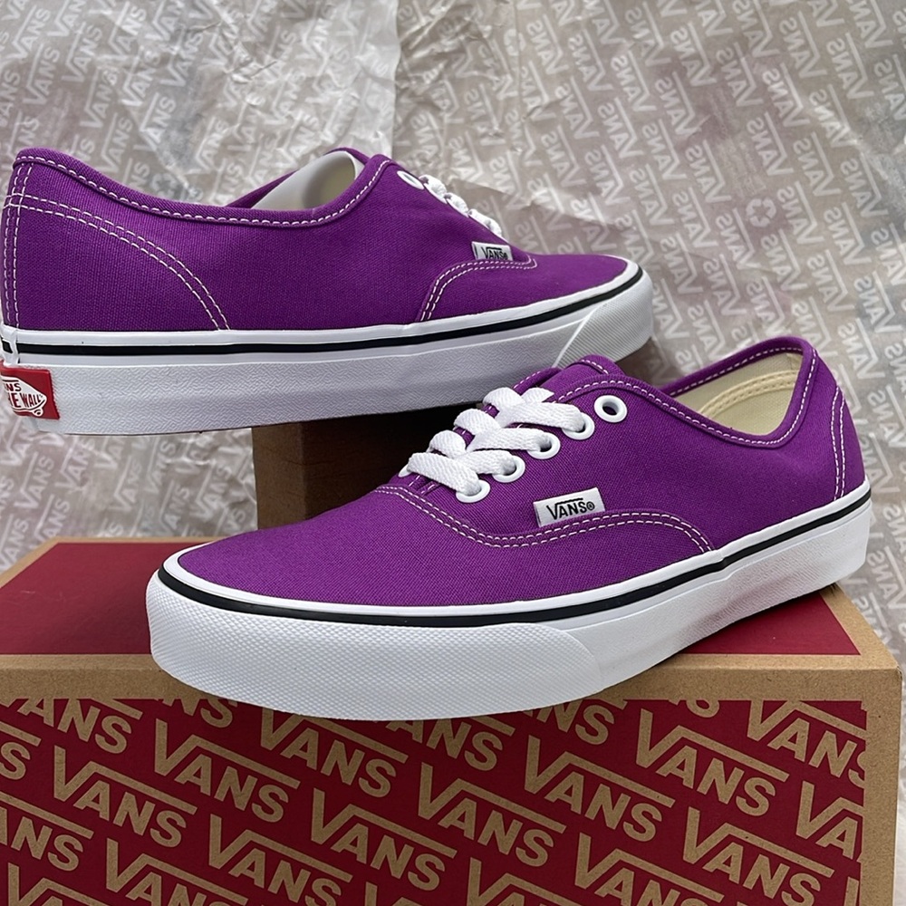 Vans Men’s Purple Canvas Sneakers Waffle Sole Authentic
Color Theory Willow herb - Picture 9 of 16